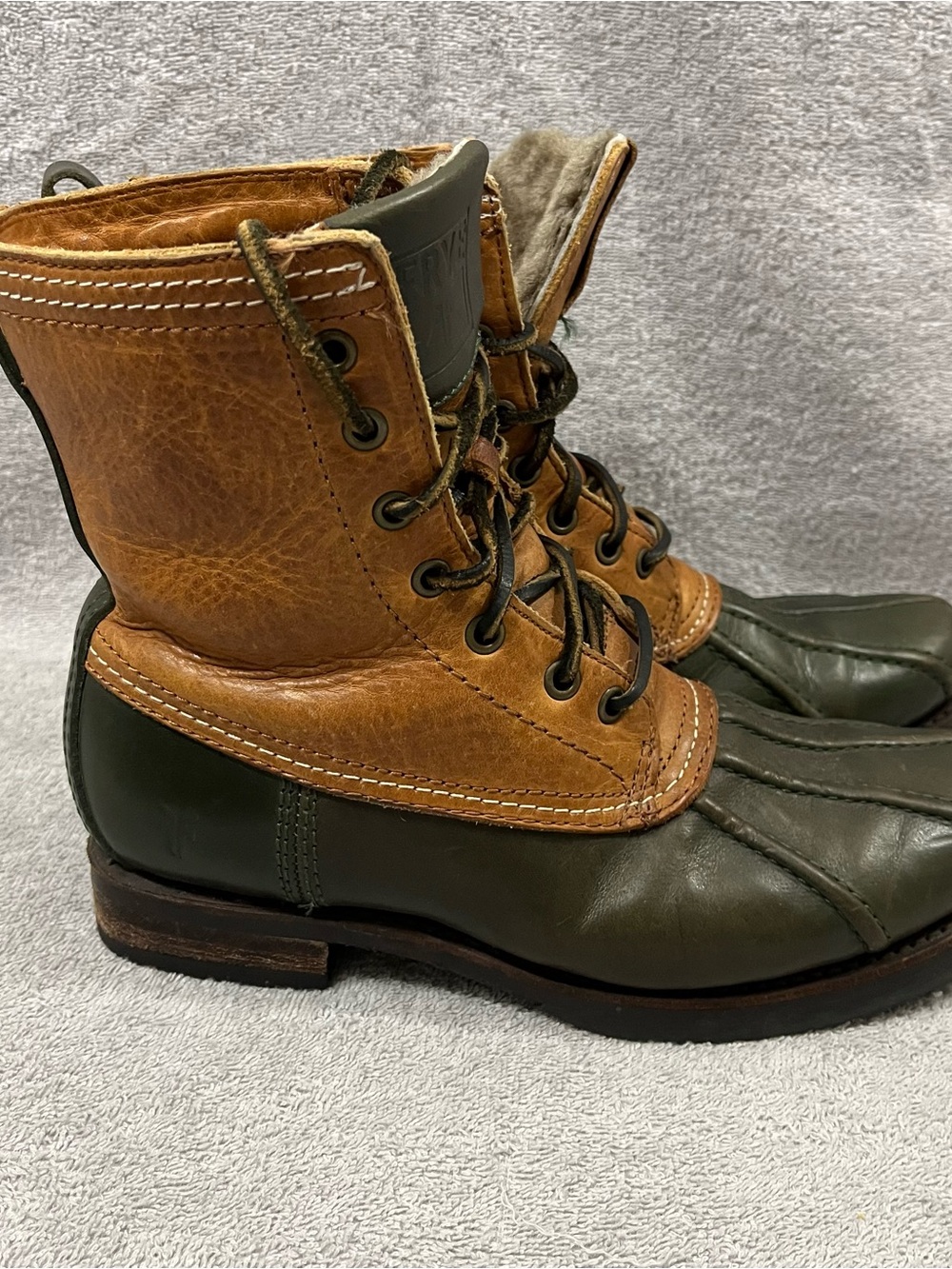FRYE Veronica Shearling Leather Duck Waterproof Boots Womens Size 8.5 Insulated